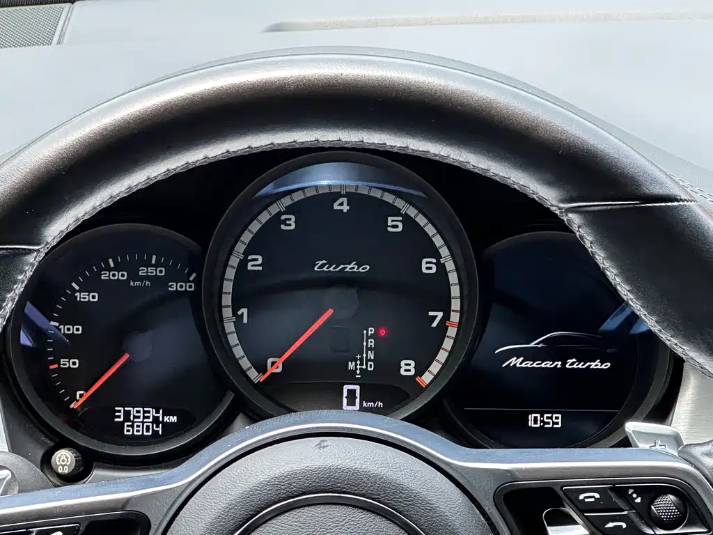 Porsche Macan 2018 — фото 14