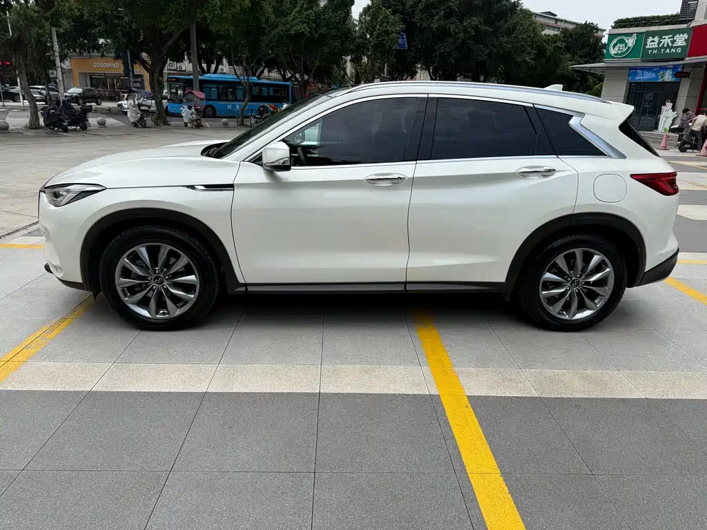 Infiniti QX50 2021