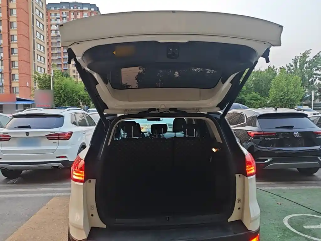 Ford Kuga 2016 — фото 19