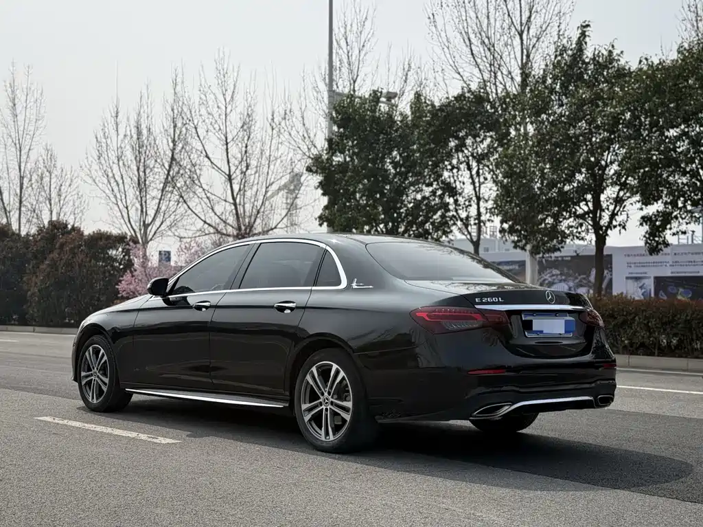 Mercedes-Benz E-Class 2021 — фото 4