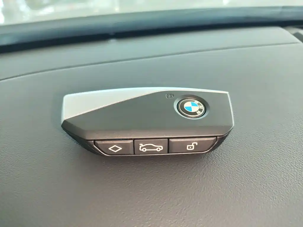 BMW i5 2025 — фото 9