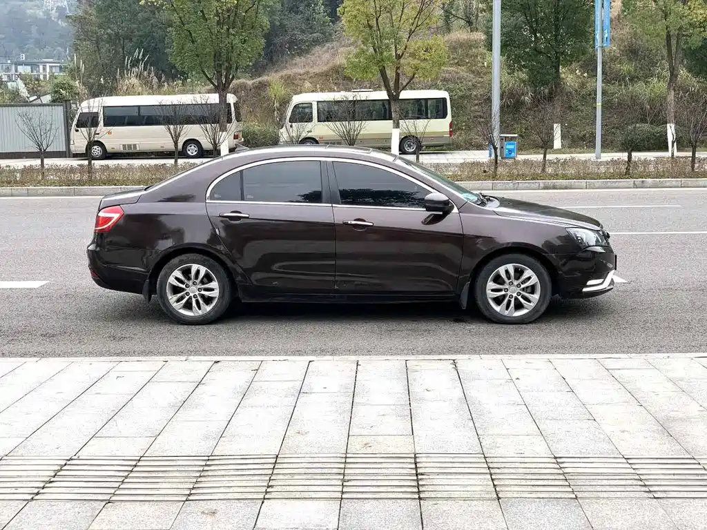 Geely Emgrand 2015 — фото 2