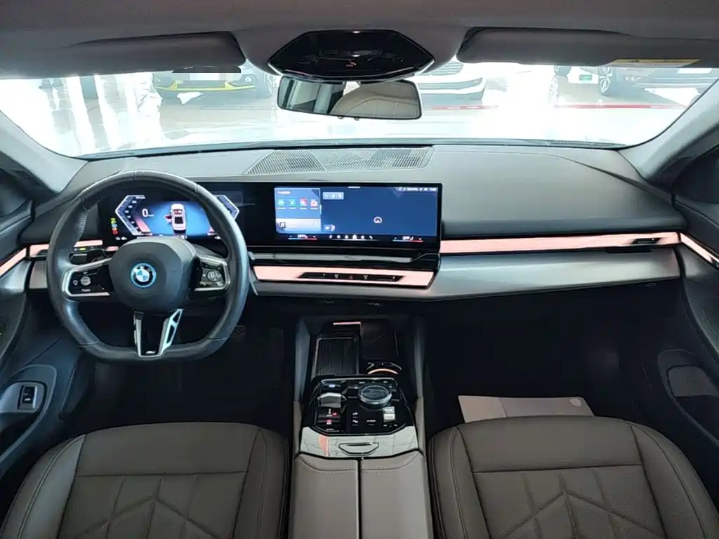 BMW i5 2025 — фото 10