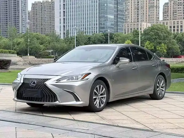 Lexus ES 2019