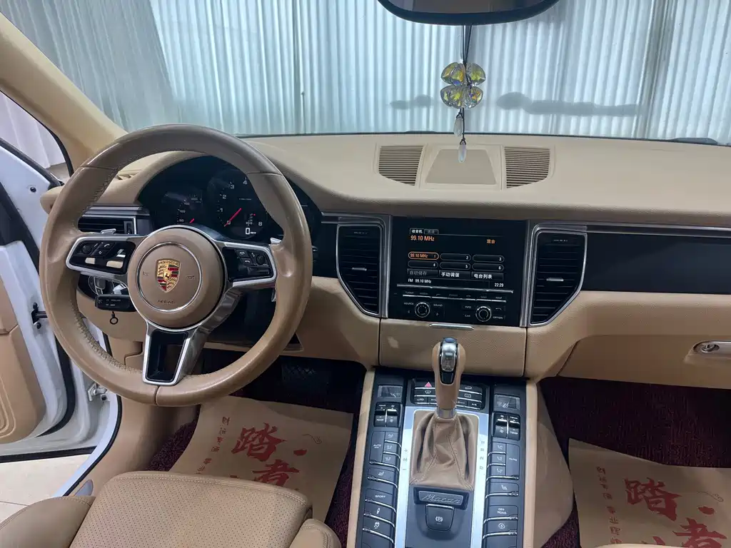 Porsche Macan 2015 — фото 15