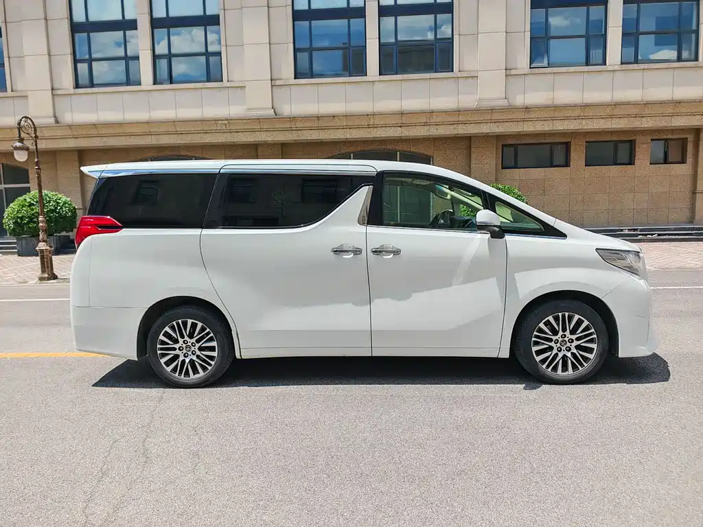 Toyota Alphard 2016 — фото 5