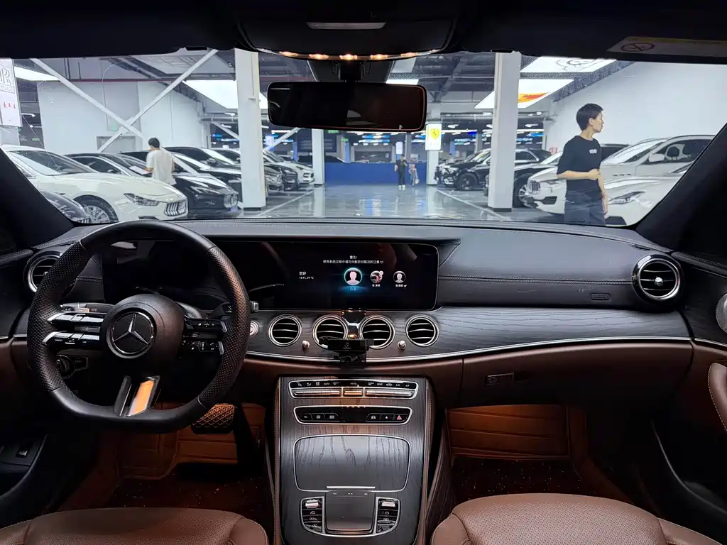 Mercedes-Benz E-Class 2023 — фото 15