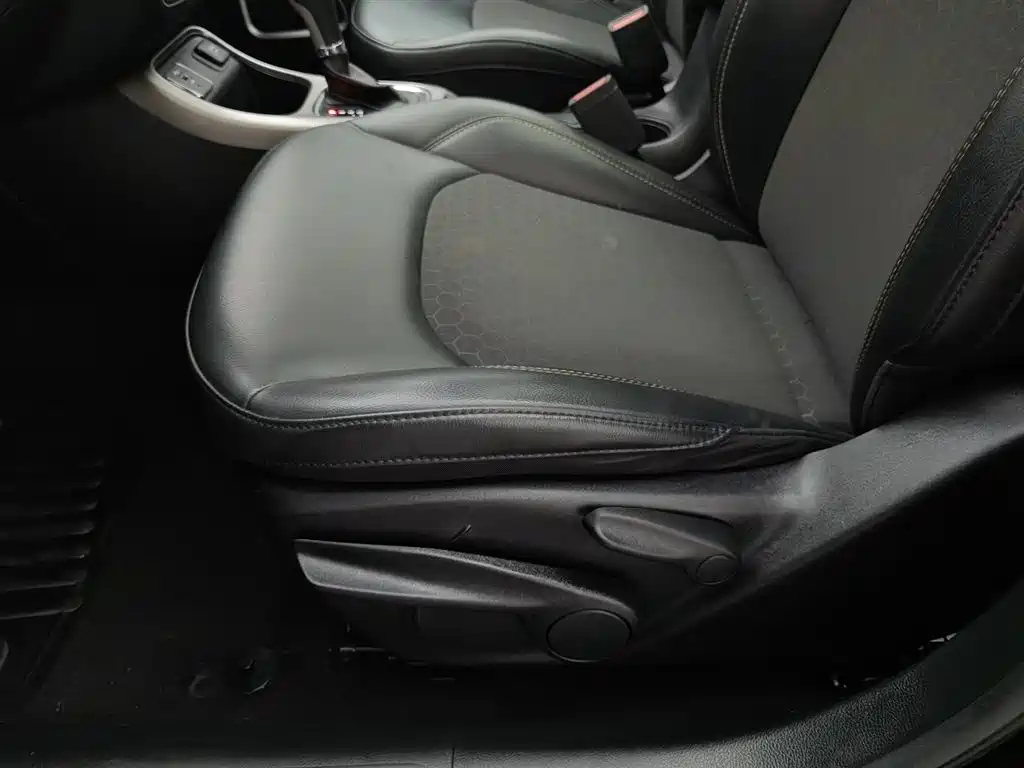 Jeep Compass 2019 — фото 20
