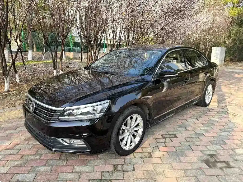 Volkswagen Passat 2018 — фото 1