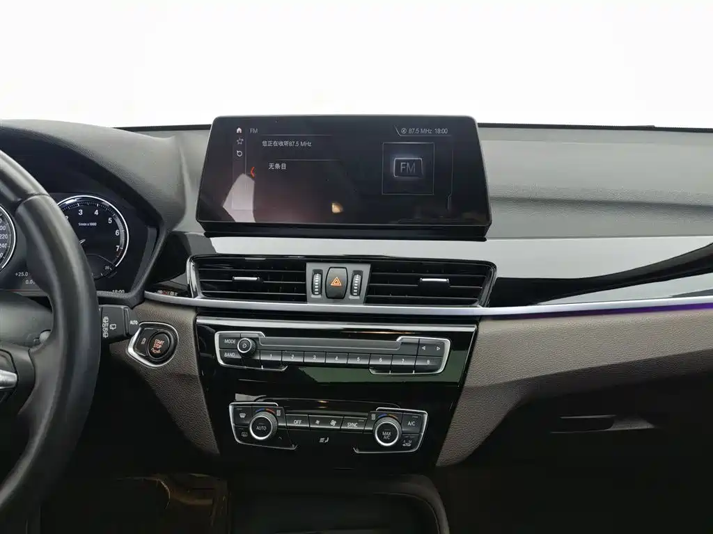 BMW X1 2022 — фото 12