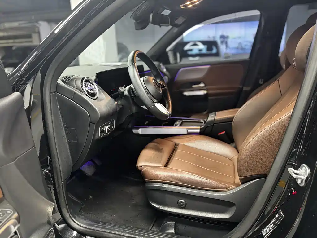 Mercedes-Benz GLB 2024 — фото 10