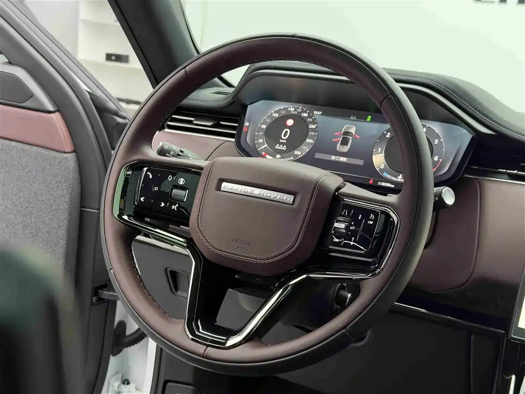 Land Rover Sport 2025 — фото 14