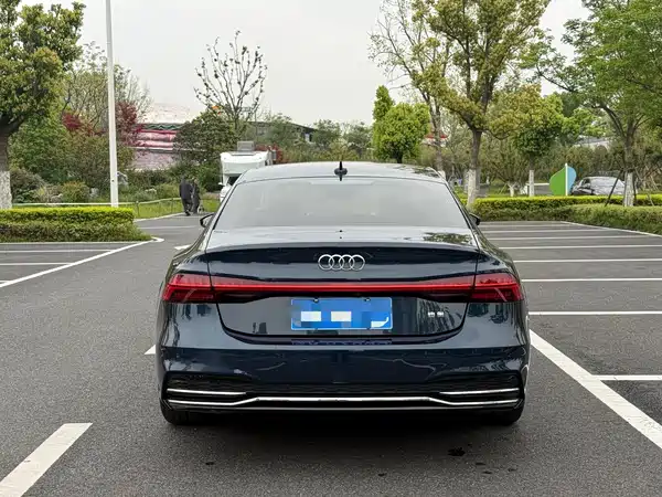 Audi A7L 2023
