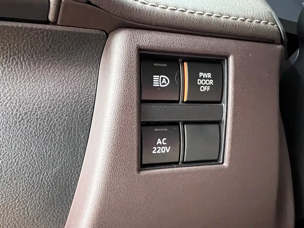 Toyota Vellfire 2025 — фото 17