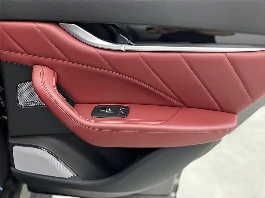Maserati Levante 2021 — фото 21