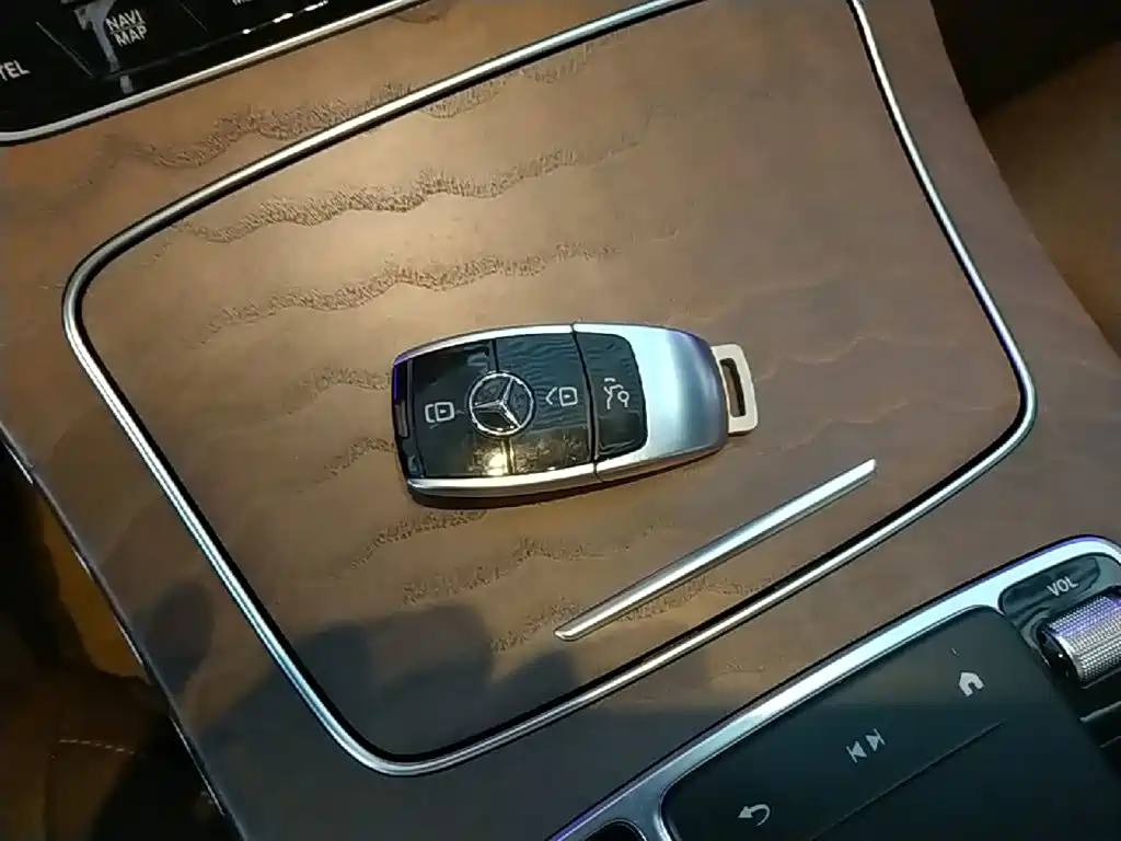 Mercedes-Benz E-Class 2023 — фото 9