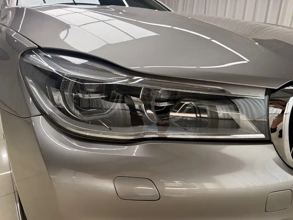BMW 7 Series 2016 — фото 10