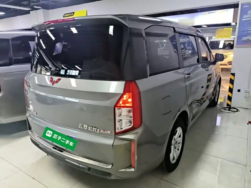 Wuling Hongguang PLUS 2019