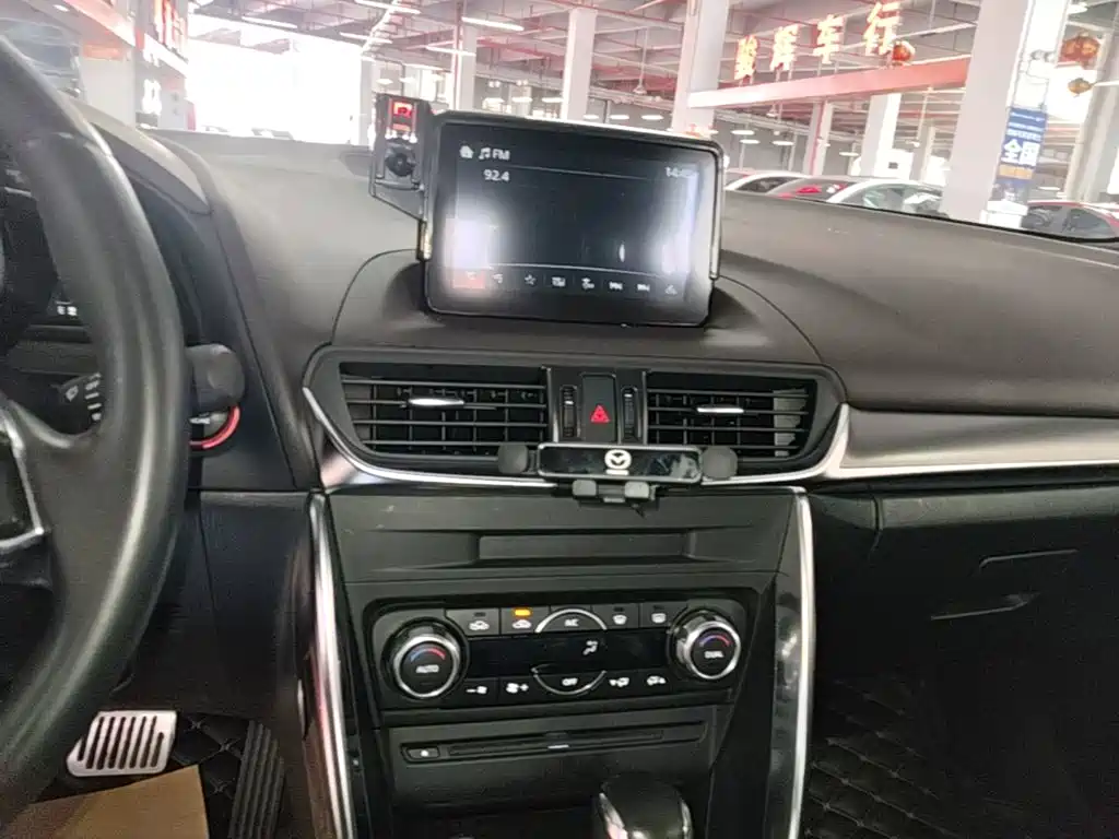 Mazda CX-4 2017 — фото 13