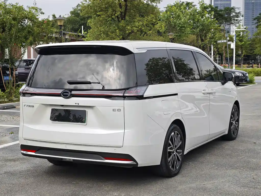 GAC Motor E8 PHEV 2024 — фото 27