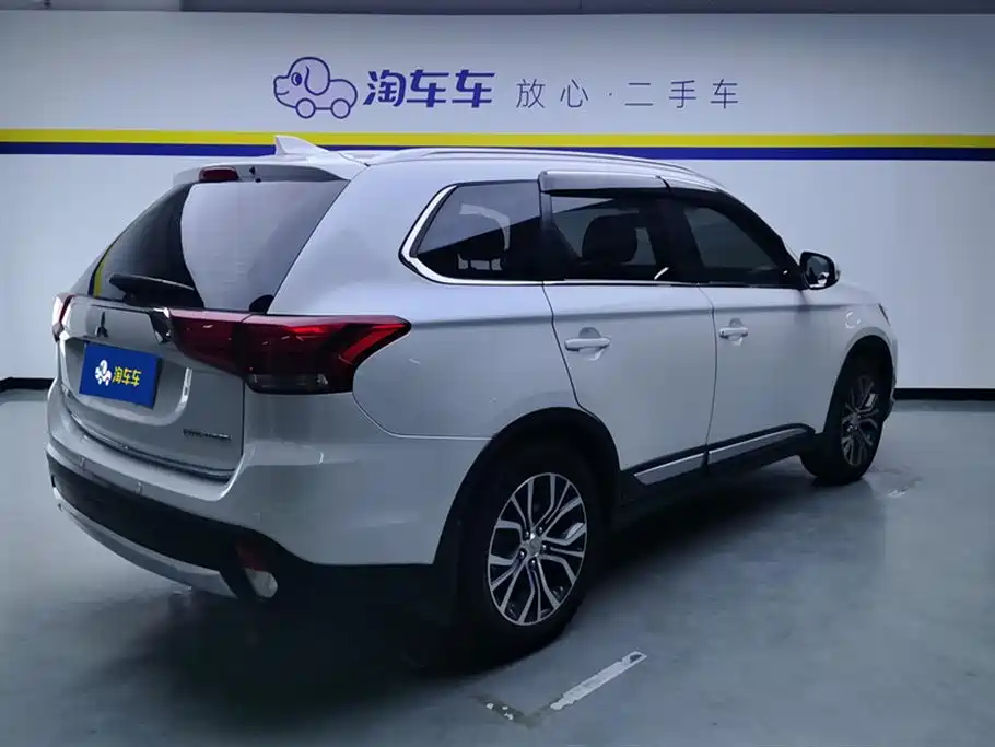 Mitsubishi Outlander 2018