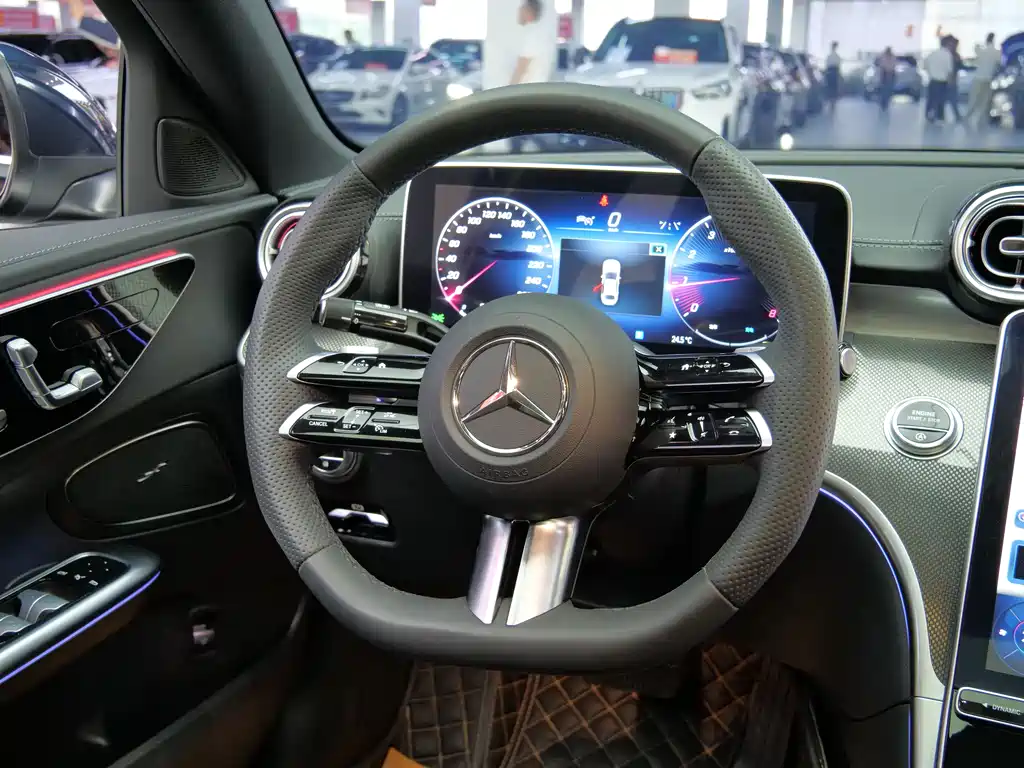 Mercedes-Benz C-Class 2023 — фото 17