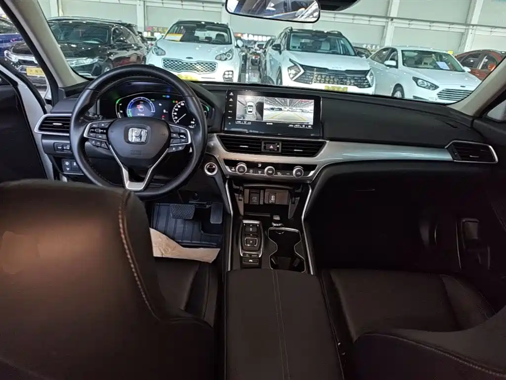 Honda Accord 2023 — фото 10
