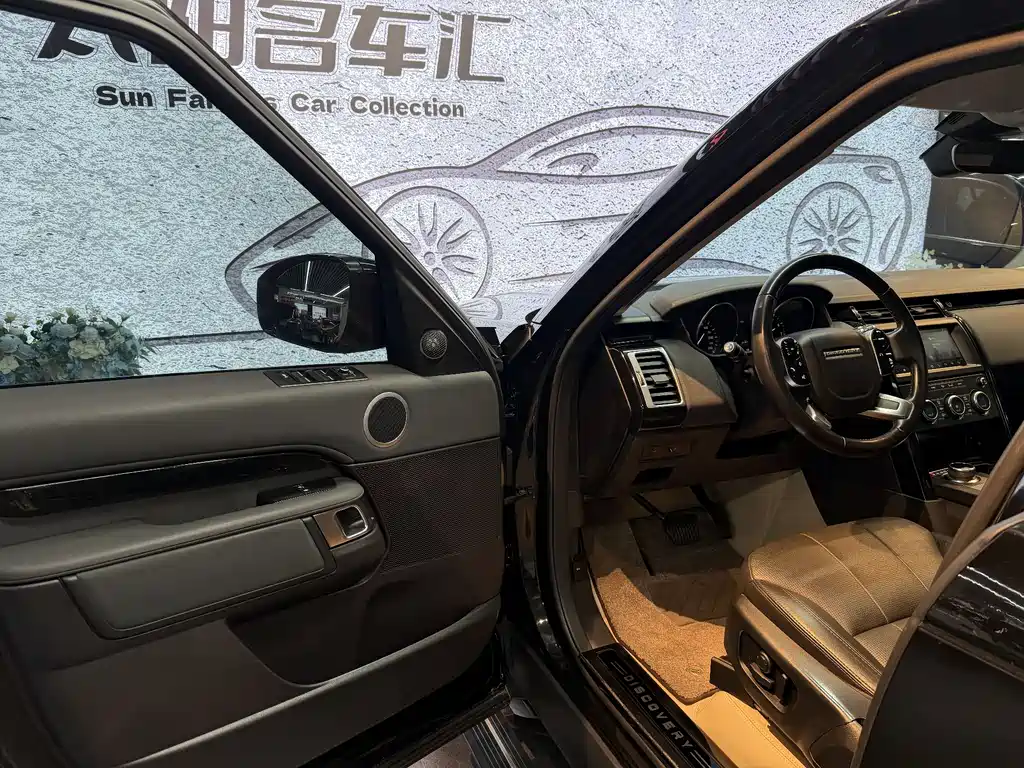 Land Rover Discovery 2019 — фото 11