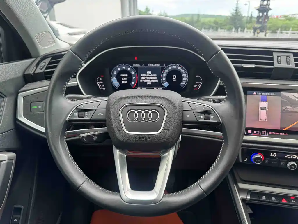 Audi Q3 2021 — фото 17