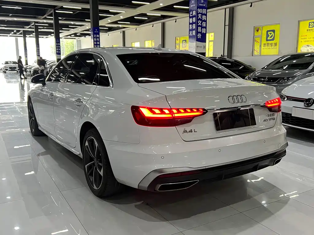 Audi A4L 2021 — фото 13