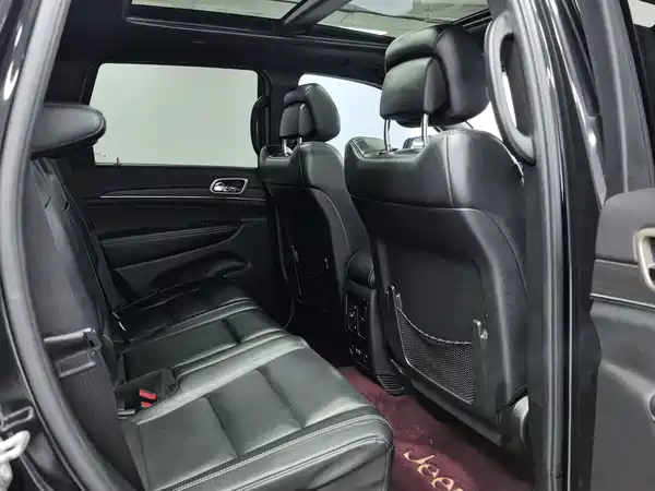 Jeep Grand Cherokee 2016