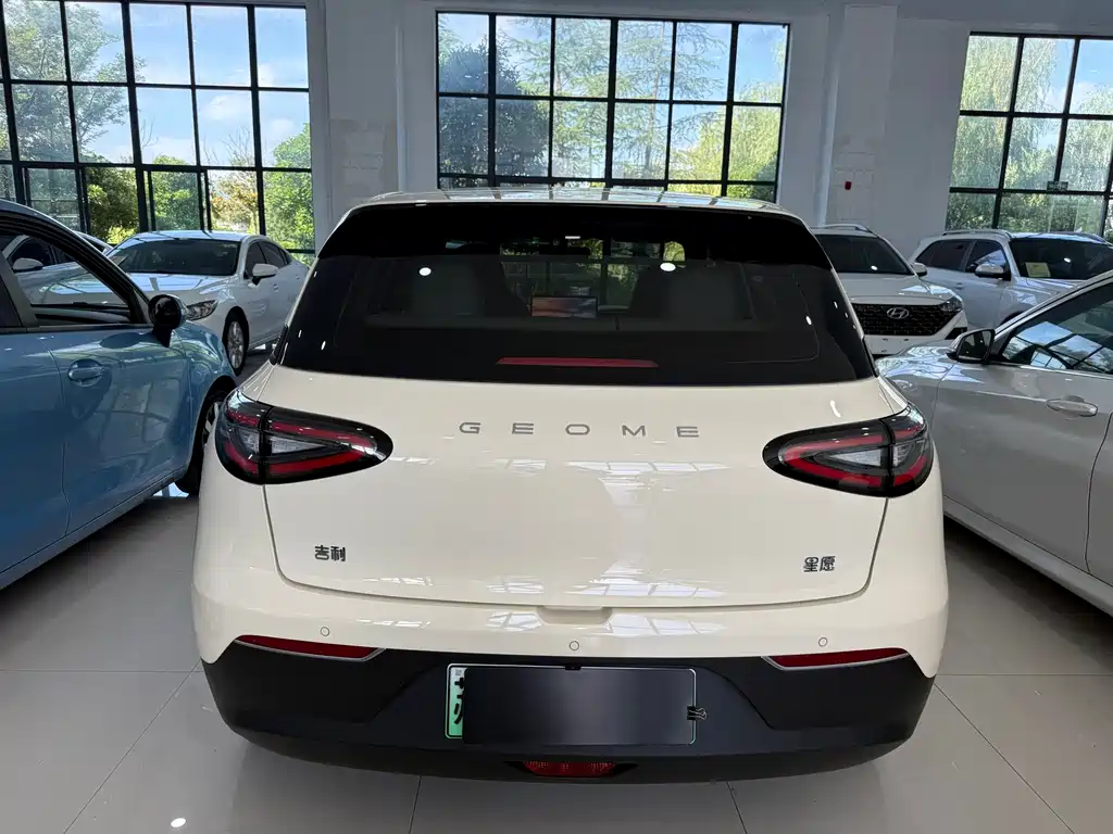 Geely Galaxy Starwish 2025 — фото 20