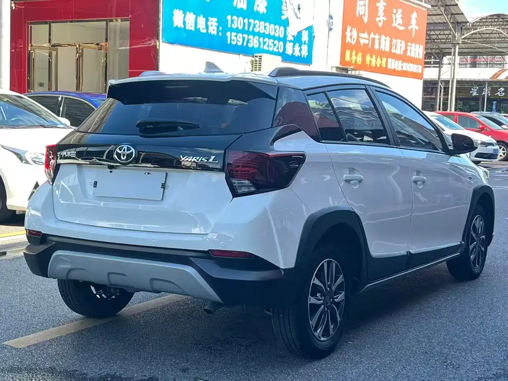 Toyota Yaris L 2022