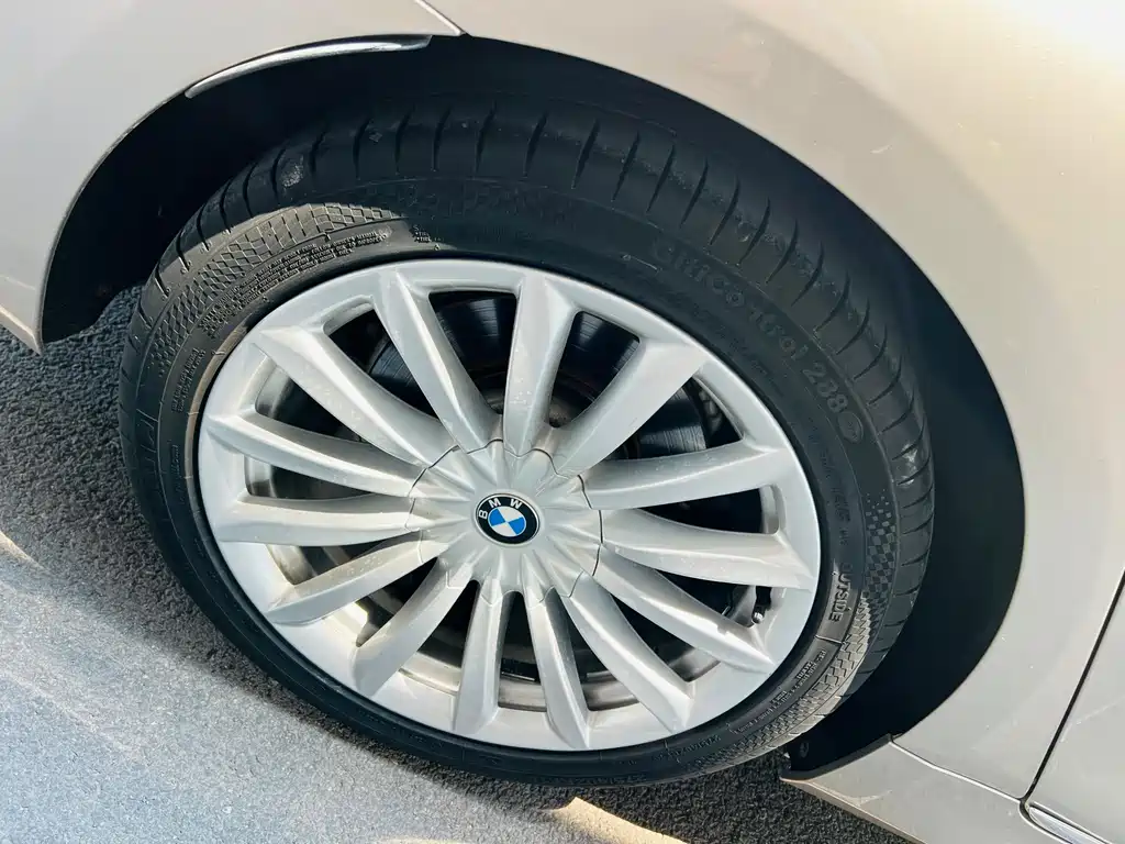 BMW 7 Series 2017 — фото 13