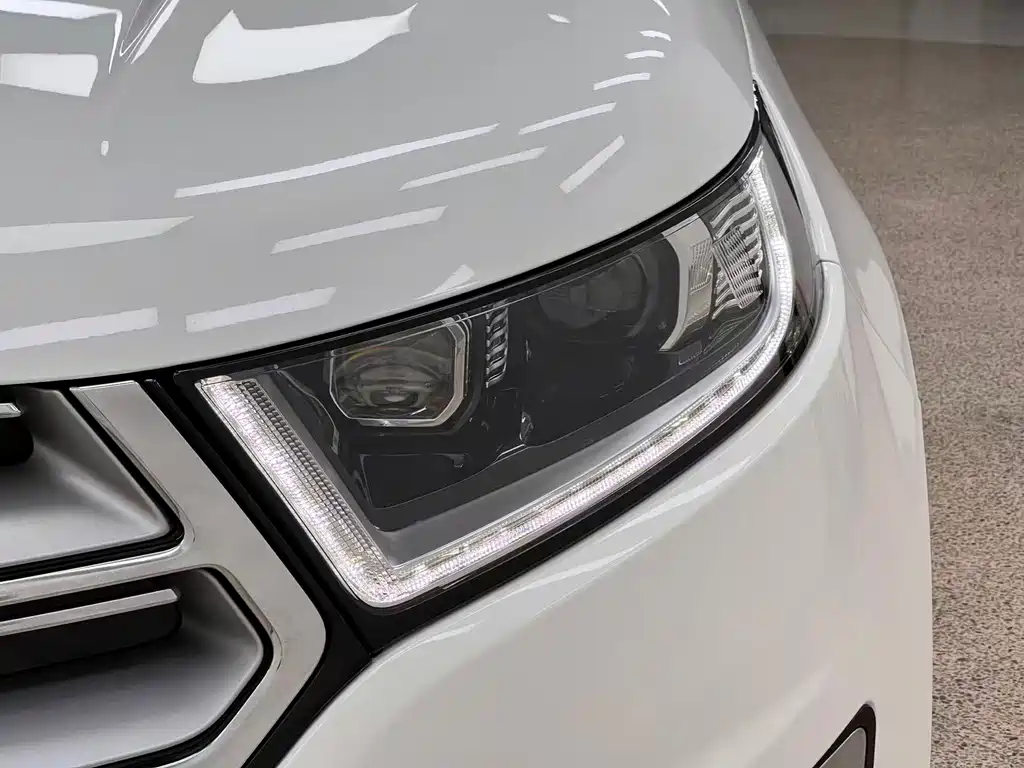 Ford Edge 2017 — фото 8