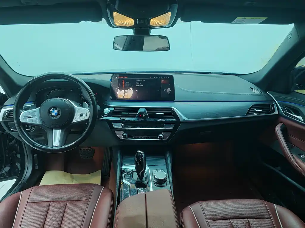 BMW 5 Series 2023 — фото 16