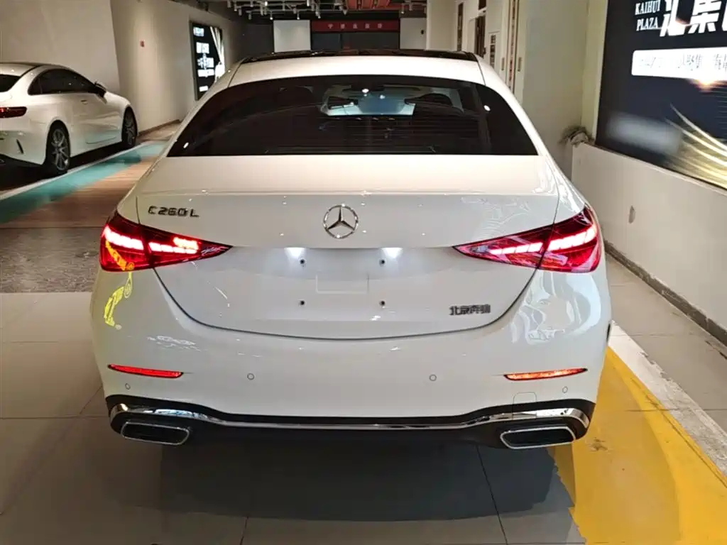 Mercedes-Benz C-Class 2023 — фото 6