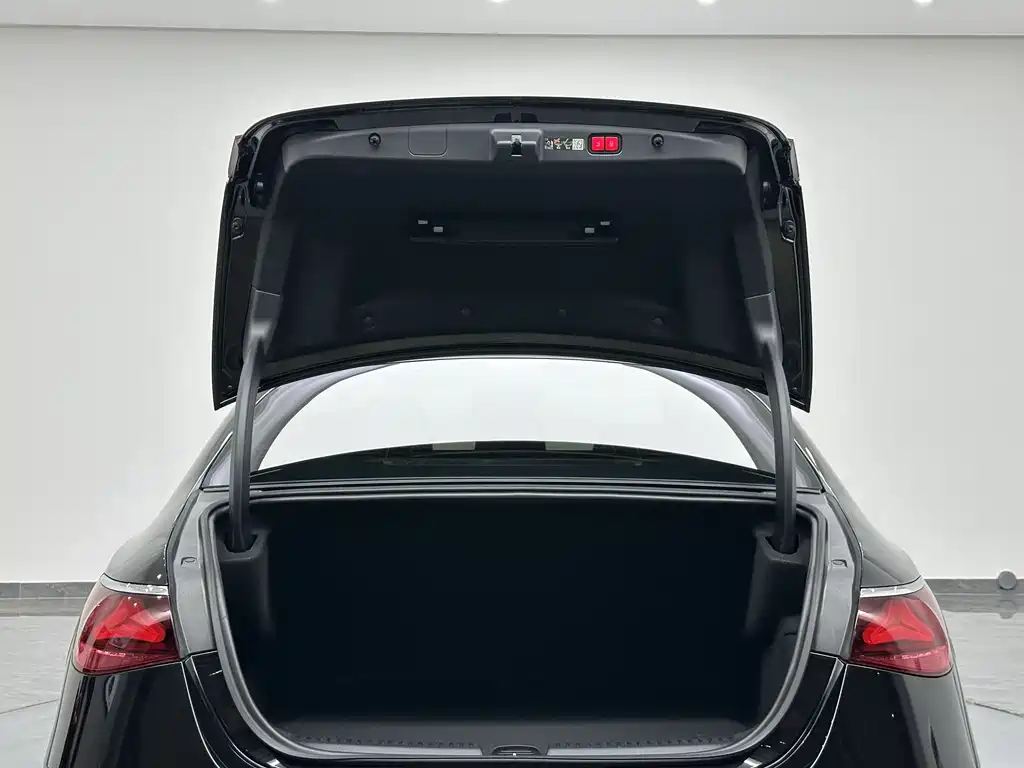 Mercedes-Benz E-Class 2026 — фото 25