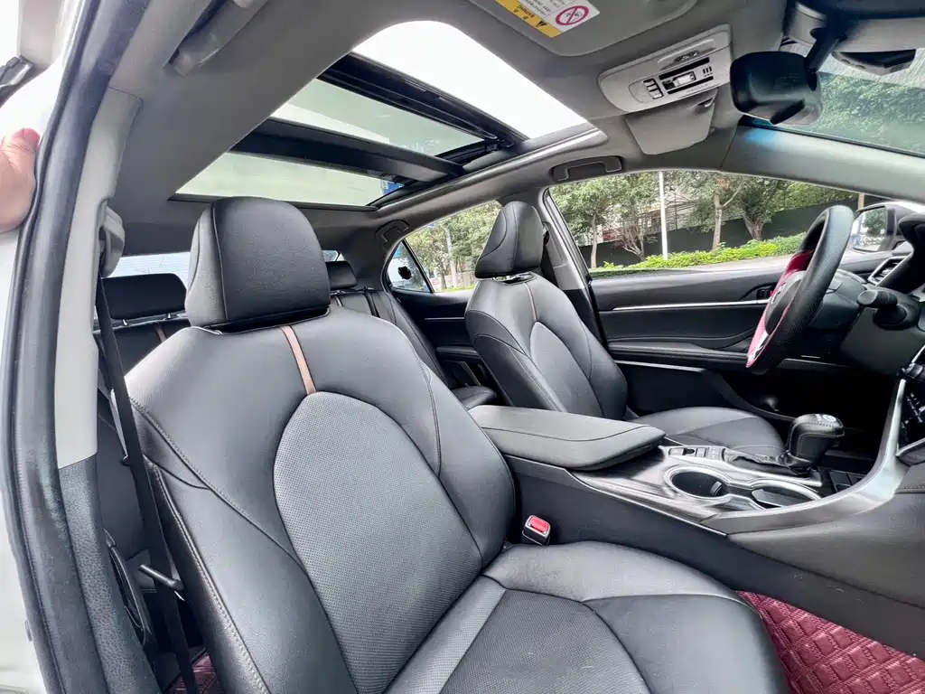 Toyota Camry 2021 — фото 11