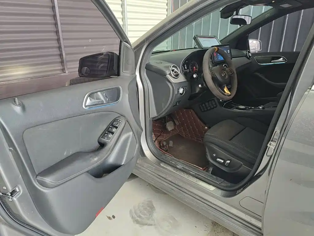 Mercedes-Benz B-Class 2017 — фото 16