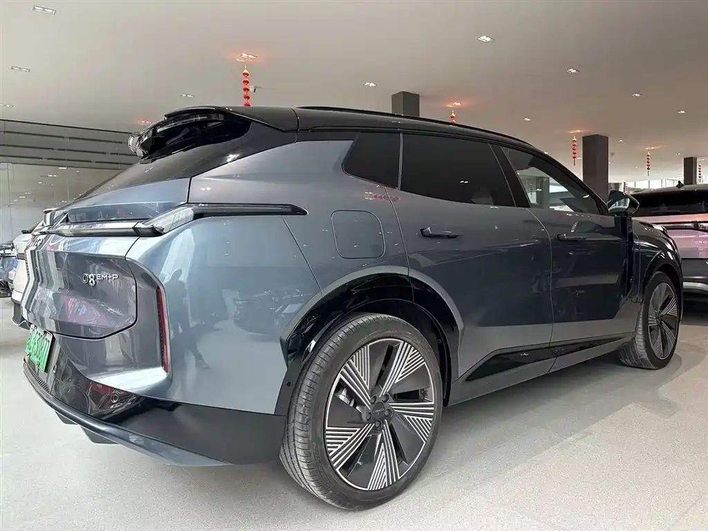 Lynk & Co 08 EM-P 2025 — фото 3