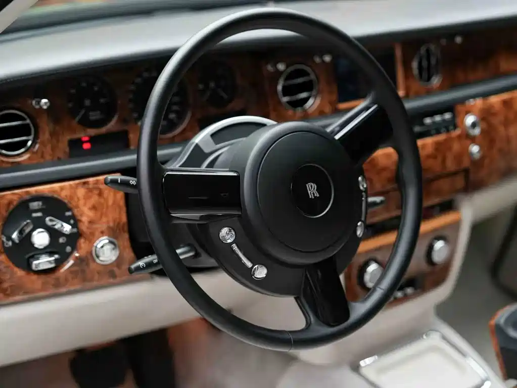 Rolls-Royce Phantom 2011 — фото 25