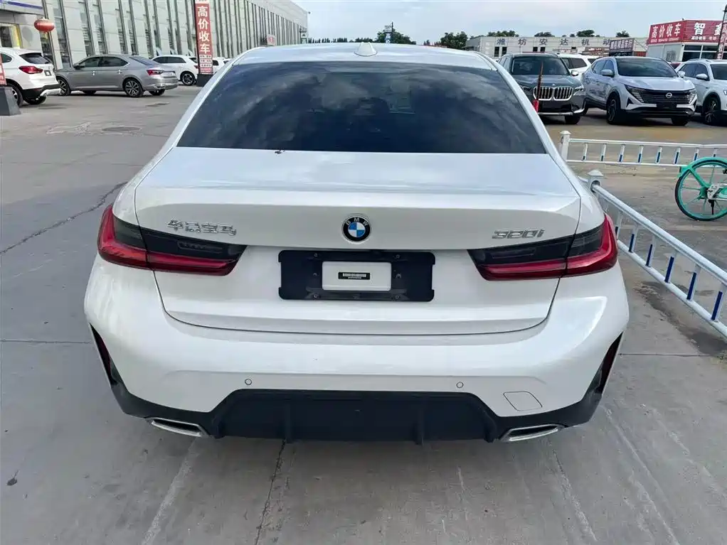 BMW 3 Series 2023 — фото 10