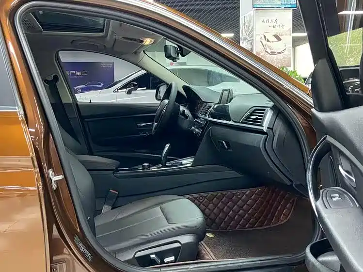 BMW 3 Series 2016 — фото 15