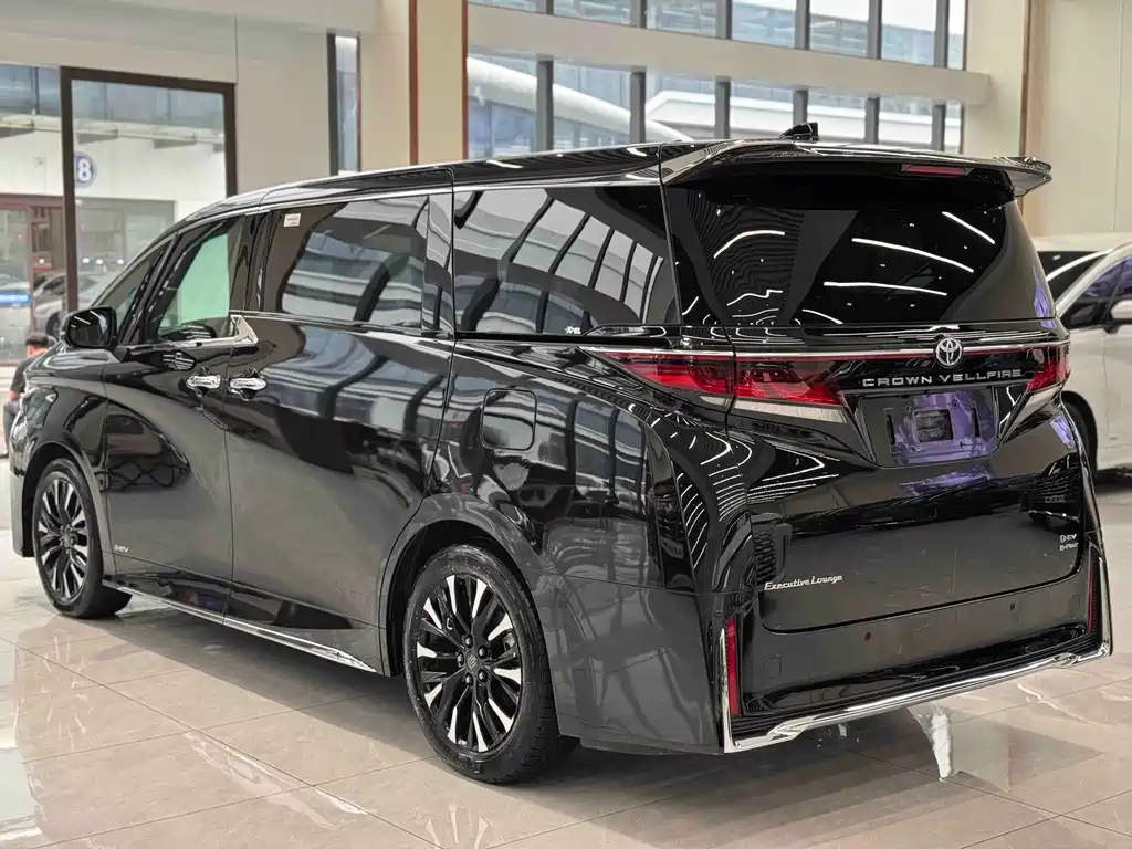 Toyota Vellfire 2024 — фото 8