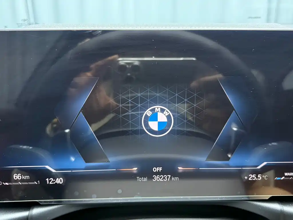BMW 3 Series 2023 — фото 16