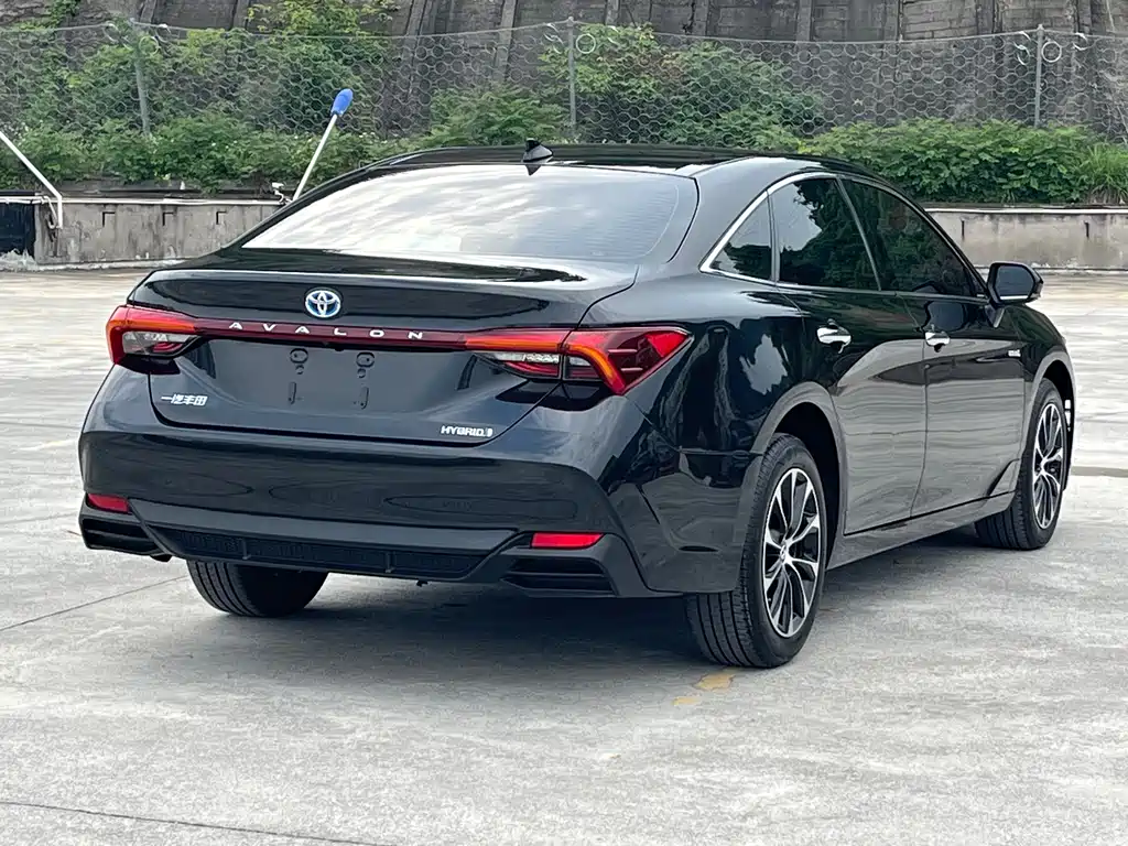 Toyota Avalon 2023 — фото 13