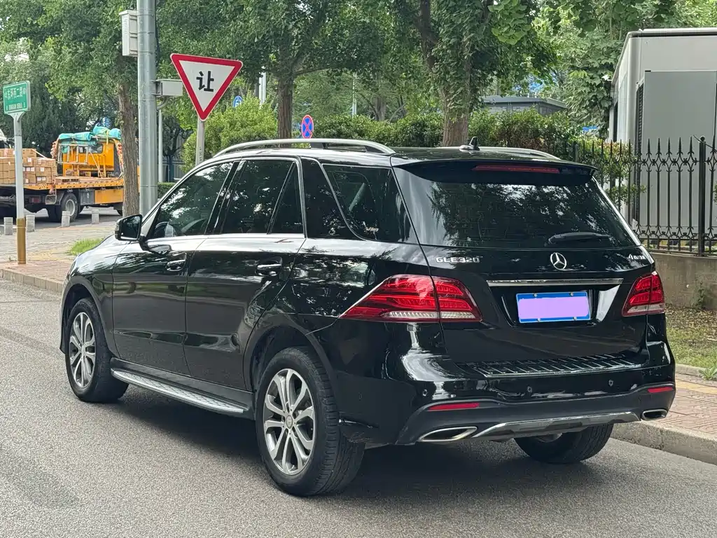 Mercedes-Benz GLE 2017 — фото 6
