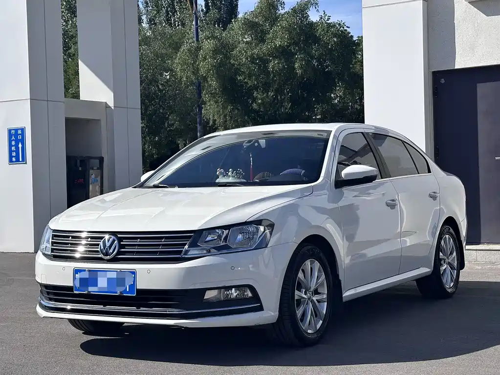 Volkswagen Lavida 2017 — фото 1