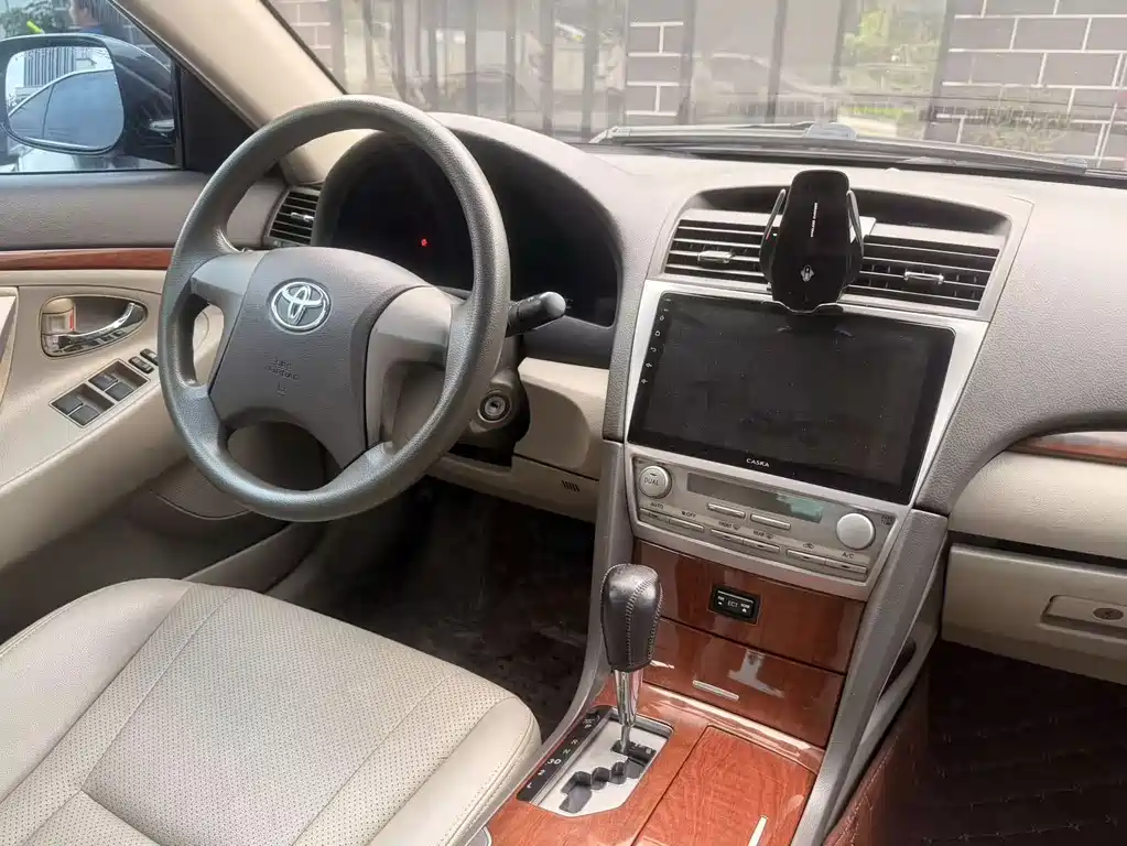 Toyota Camry 2013 — фото 17